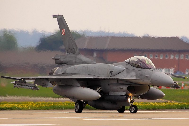 Українські пілоти розпочинають навчання на винищувачах F-16